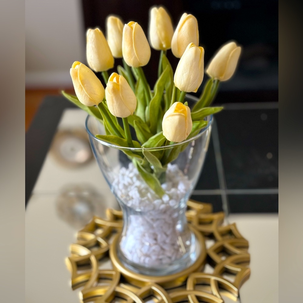 Tulip flowers,Vas & 10 Pcs Artificial Tulip Flowers Real Touch Tulips & stand